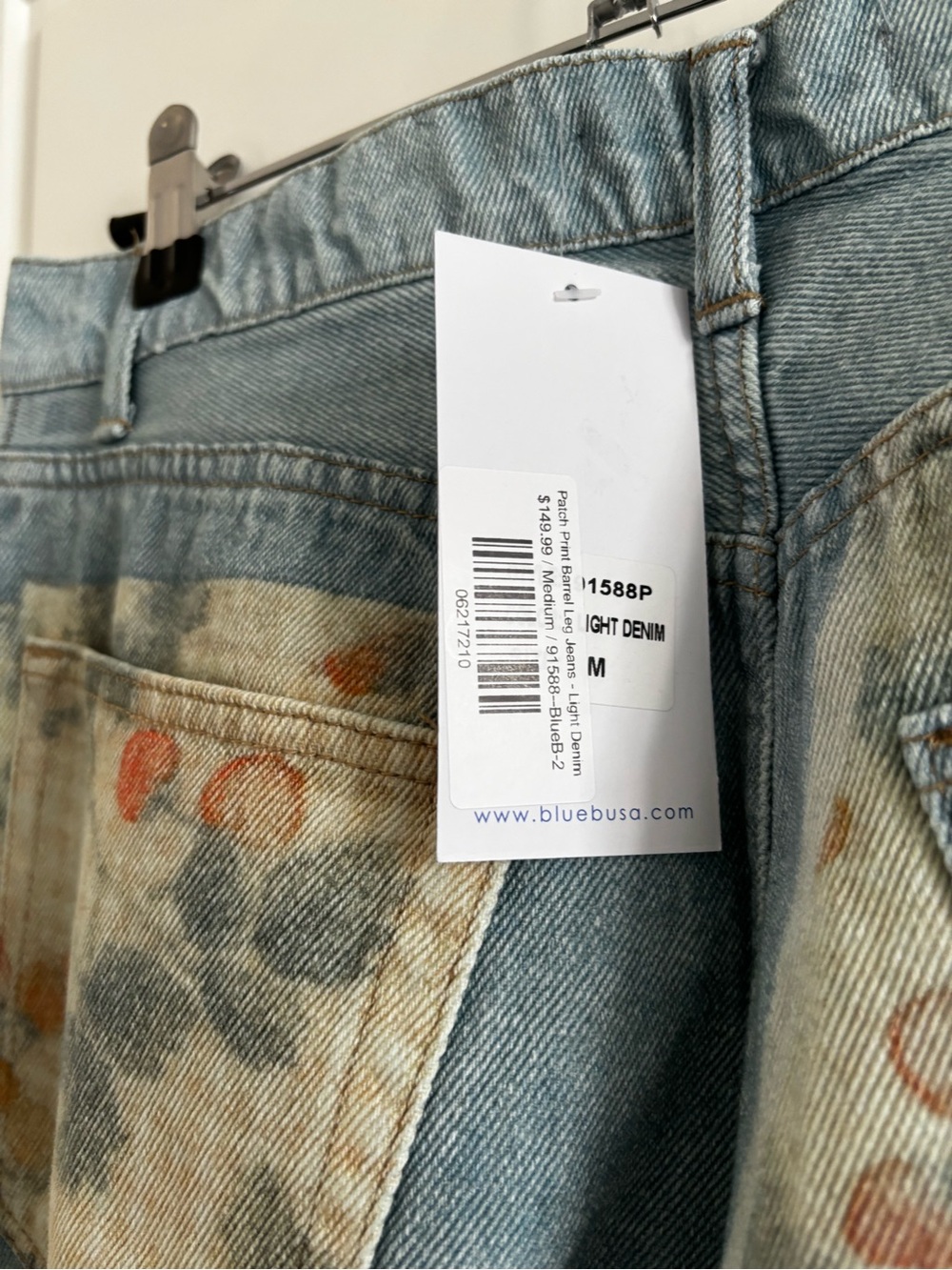 NWT Boutique BlueB Barrel Printed Denim Jeans 100% cotton size Medium - Picture 5 of 5